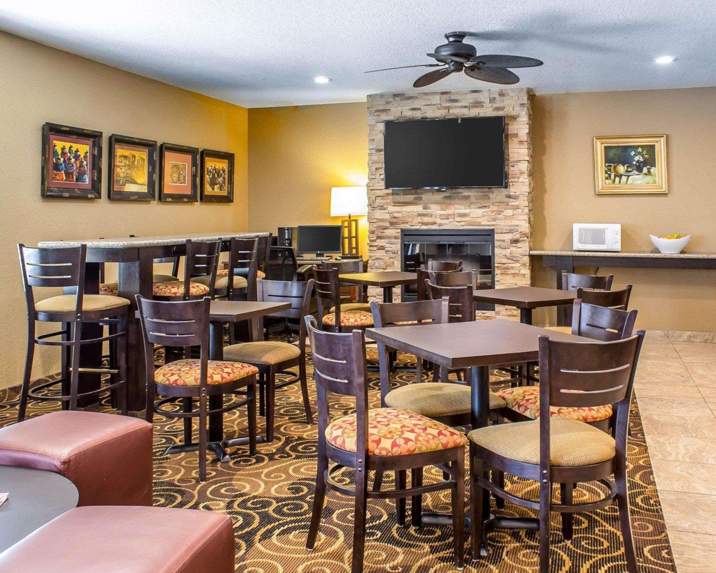 Rodeway Inn & Suites Near Okoboji Lake Milford Dış mekan fotoğraf