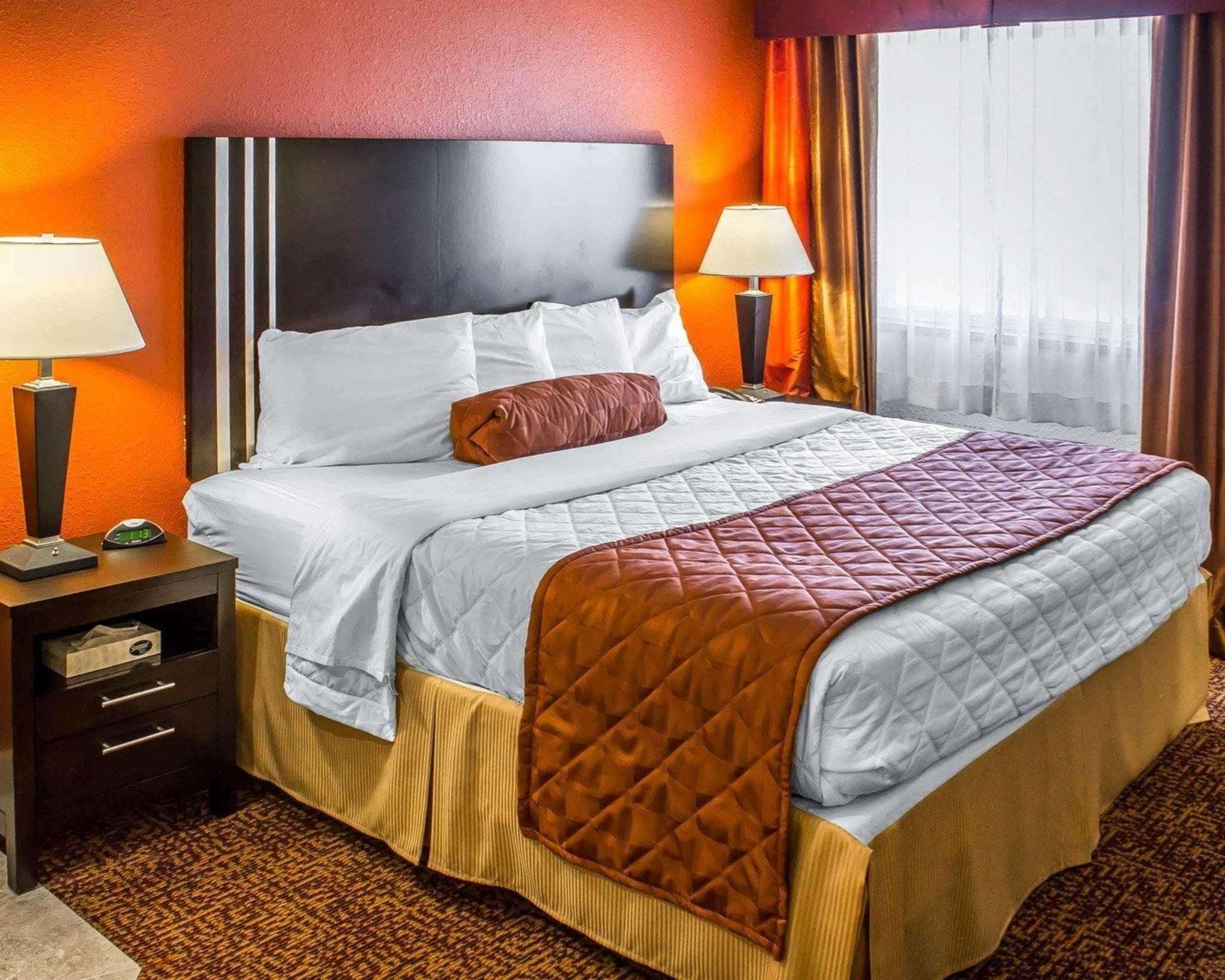 Rodeway Inn & Suites Near Okoboji Lake Milford Dış mekan fotoğraf