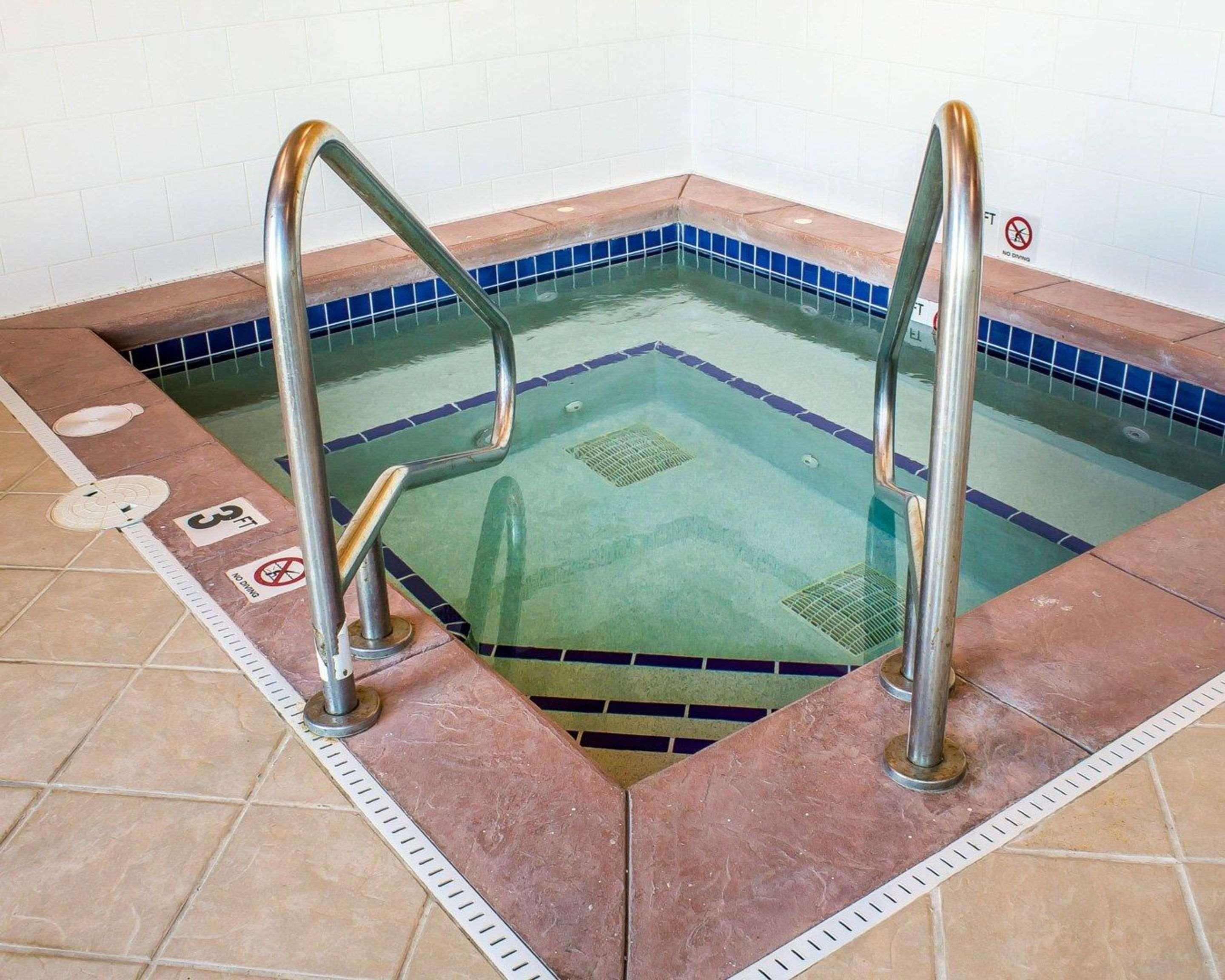Rodeway Inn & Suites Near Okoboji Lake Milford Dış mekan fotoğraf