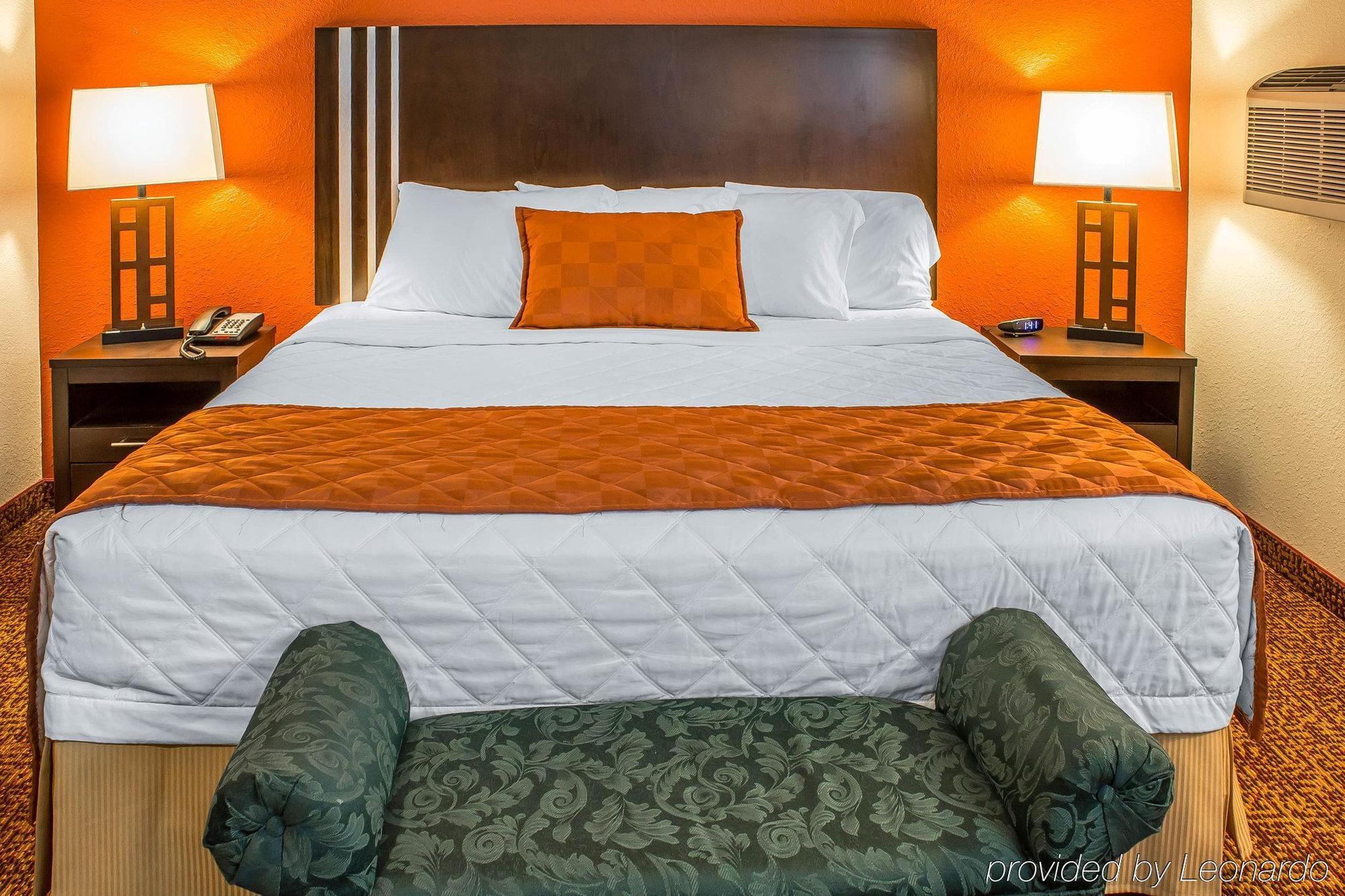 Rodeway Inn & Suites Near Okoboji Lake Milford Dış mekan fotoğraf