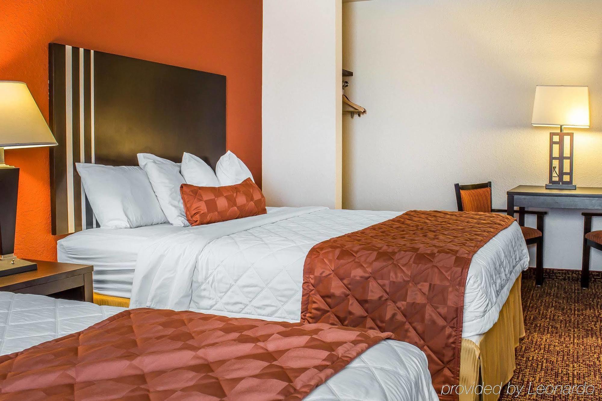 Rodeway Inn & Suites Near Okoboji Lake Milford Dış mekan fotoğraf