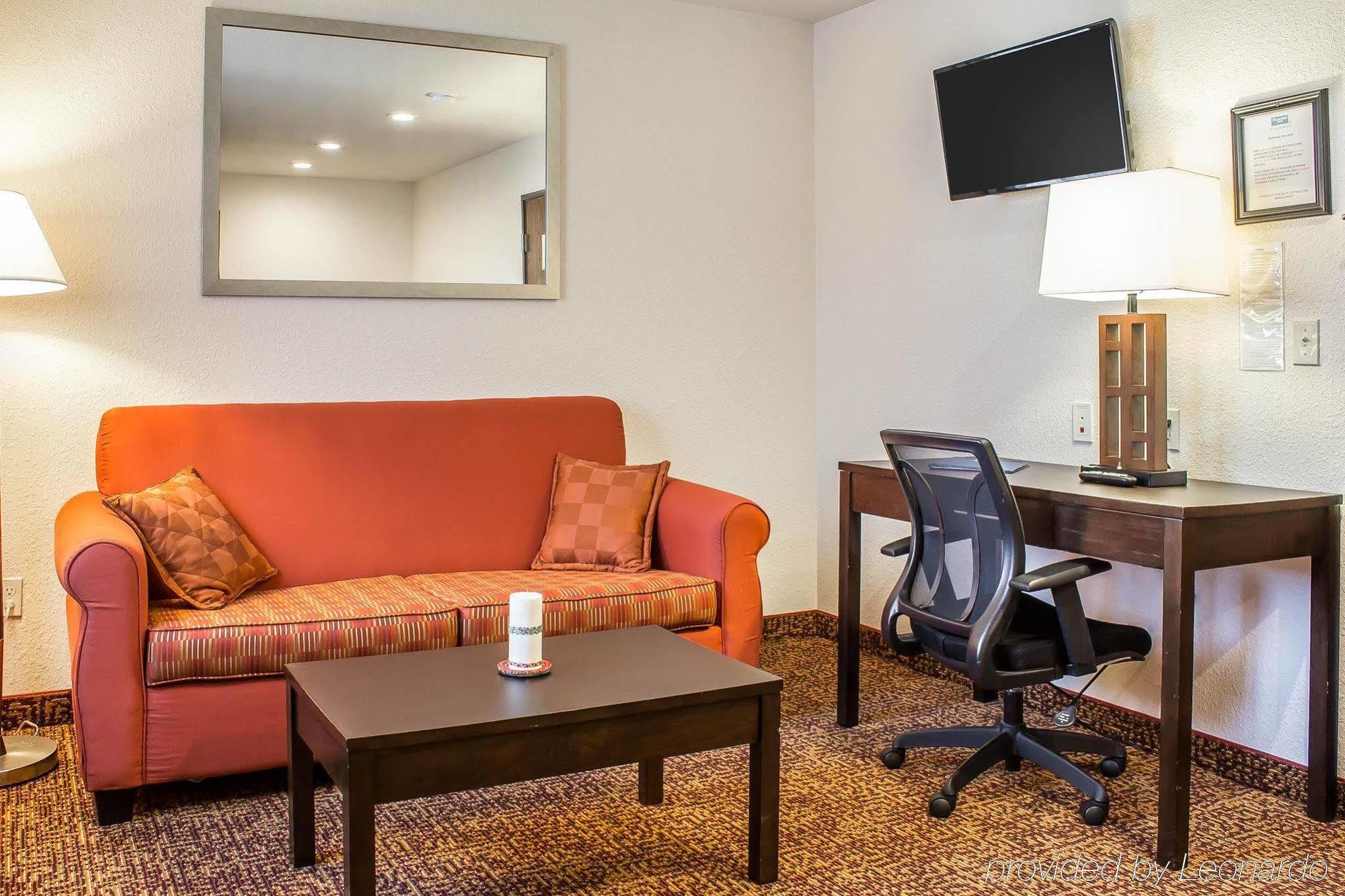 Rodeway Inn & Suites Near Okoboji Lake Milford Dış mekan fotoğraf