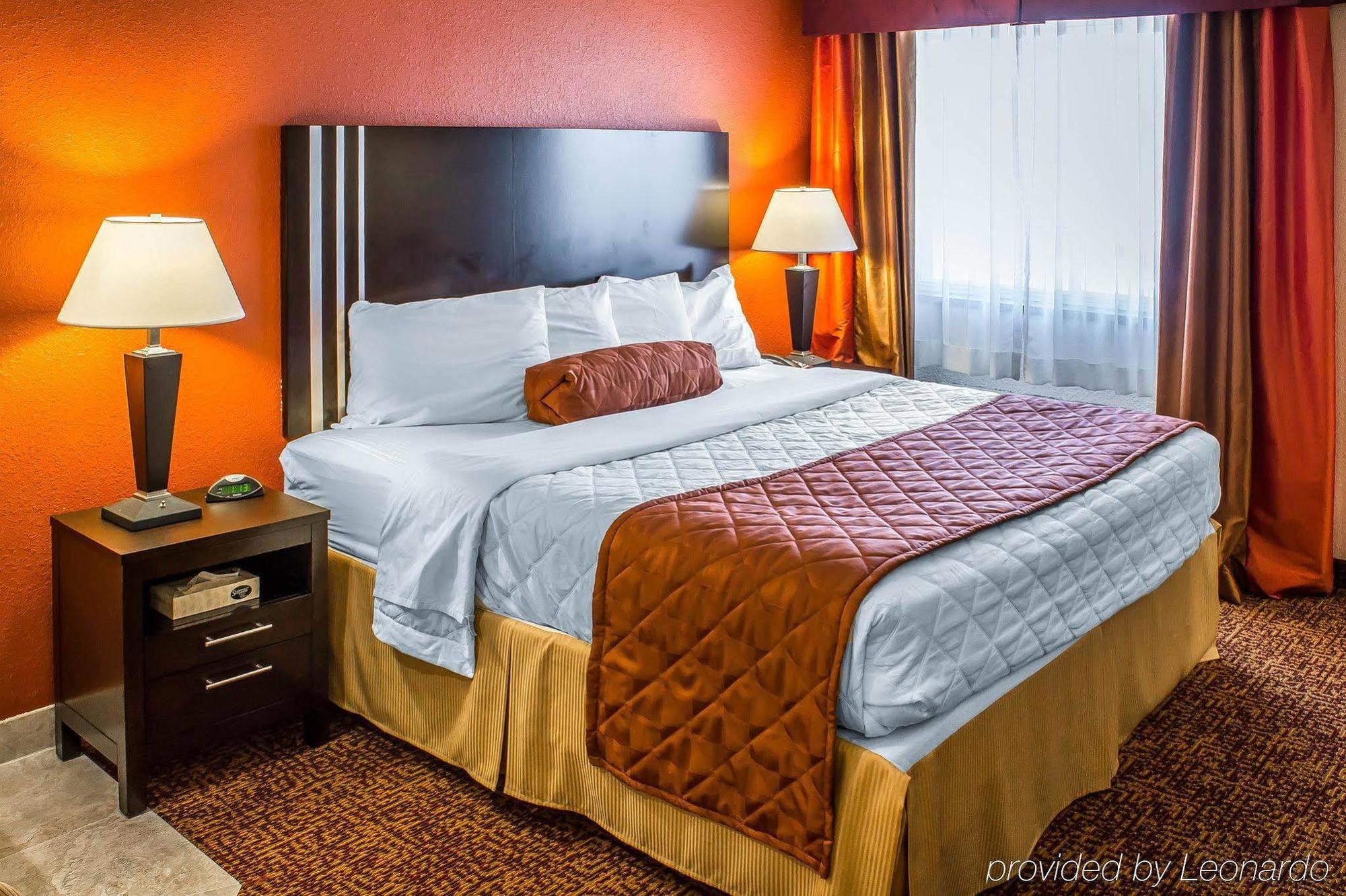 Rodeway Inn & Suites Near Okoboji Lake Milford Dış mekan fotoğraf